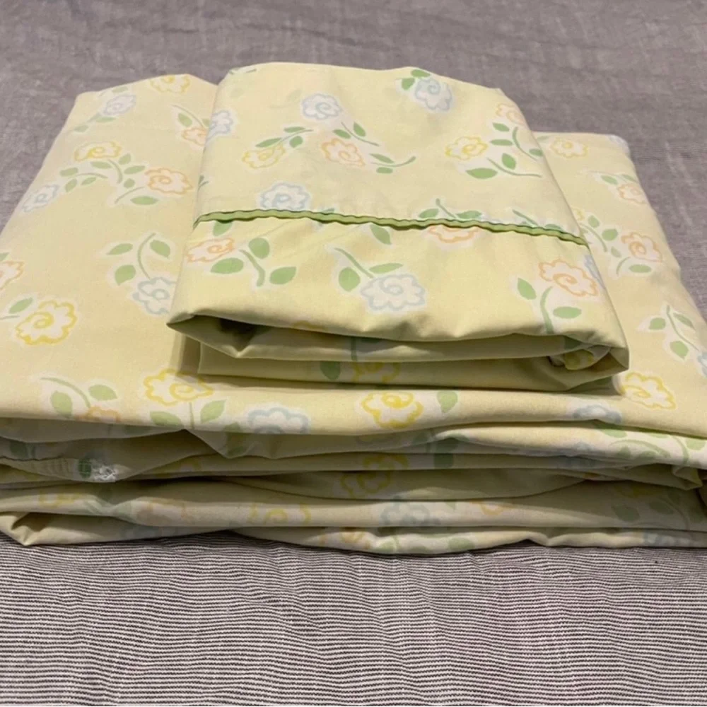 Vintage Queen Bed Sheet And Pillow Case - Picture 8 of 8